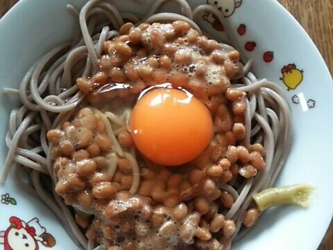 納豆と生卵のお蕎麦